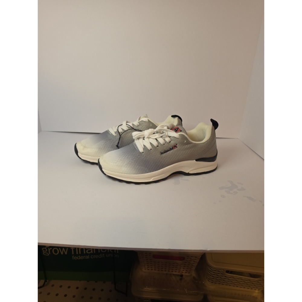 Avalanche Ledge Womens Grey White Ombre Athletic Running Sneakers Size 8.5